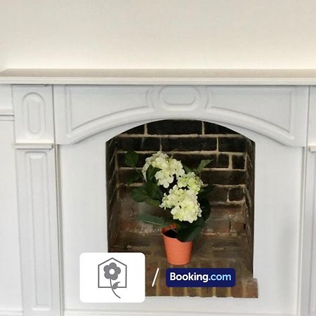 Netley Village Apartment By Your Stay Solutions Short Lets & Serviced Accommodation Netley Southampton With Free Wi-Fi Hamble-le-Rice Exteriér fotografie