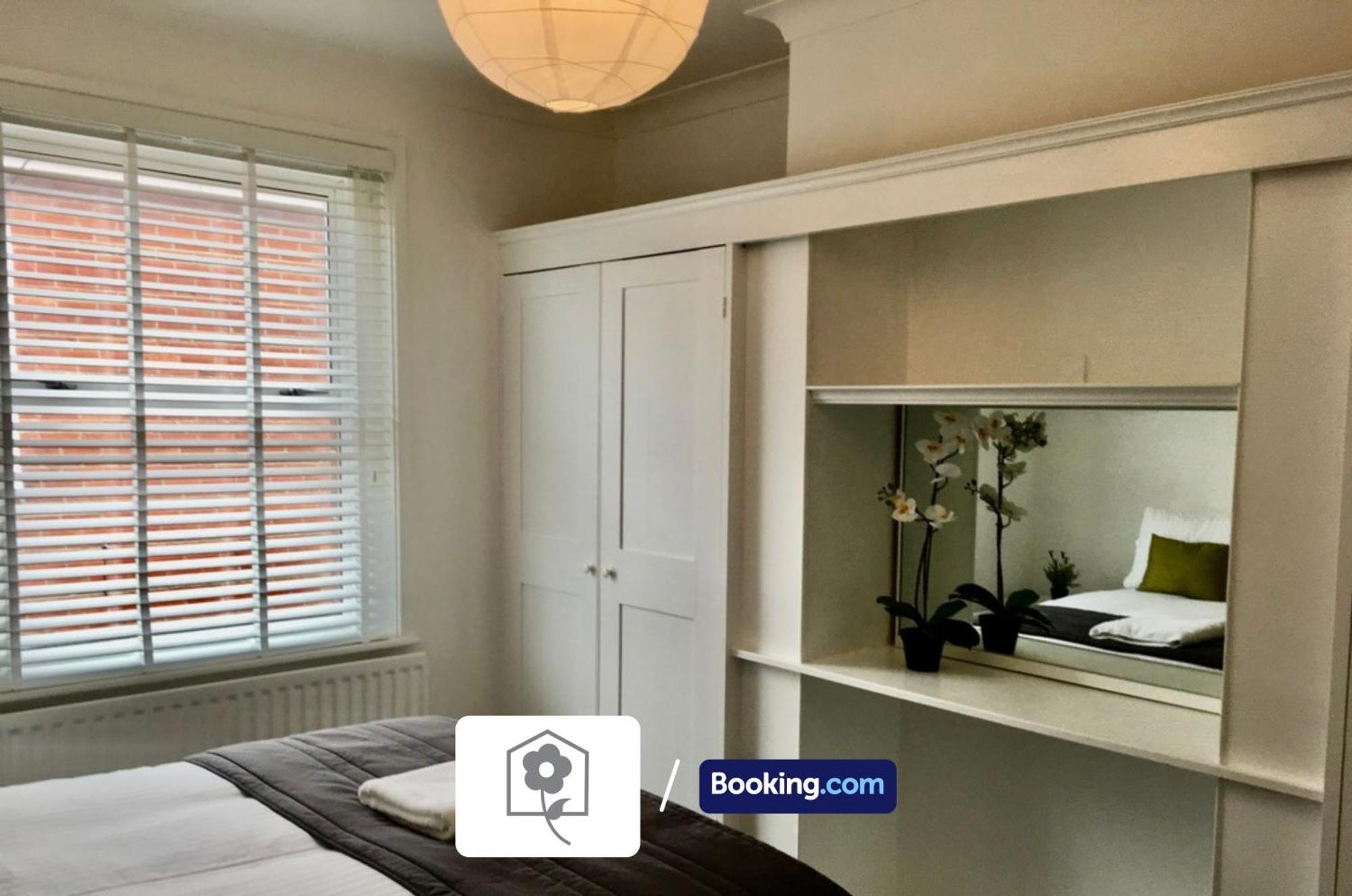 Netley Village Apartment By Your Stay Solutions Short Lets & Serviced Accommodation Netley Southampton With Free Wi-Fi Hamble-le-Rice Exteriér fotografie