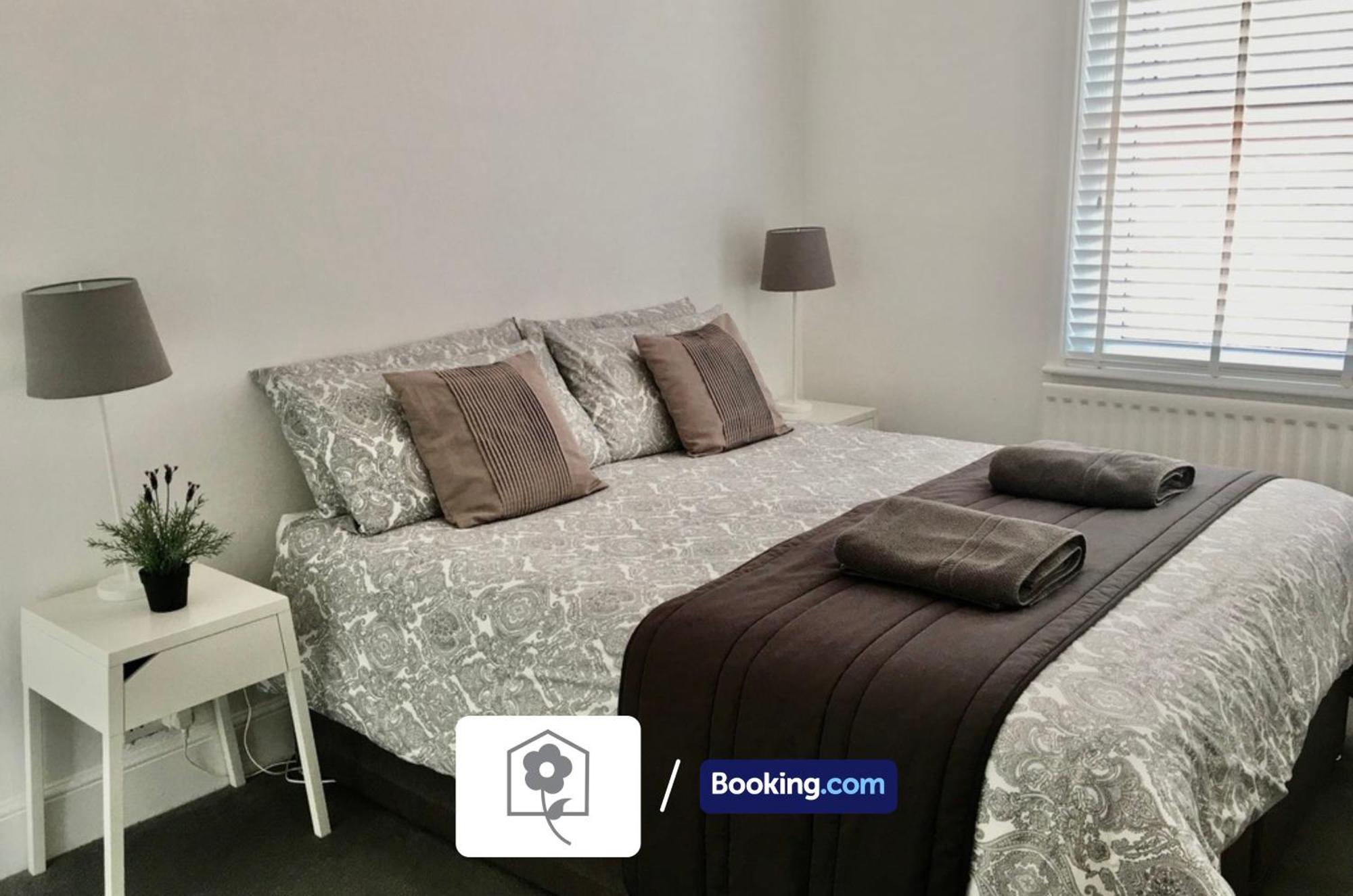 Netley Village Apartment By Your Stay Solutions Short Lets & Serviced Accommodation Netley Southampton With Free Wi-Fi Hamble-le-Rice Exteriér fotografie